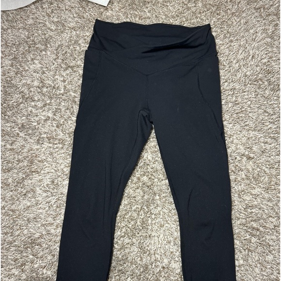 Fabletics cross waist leggings workout bottoms - Picture 2 of 3